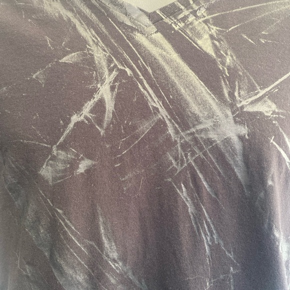 Vintage Y2K Men’s Guess Affliction Style V Neck Shirt MED Black Silver Pattern - Picture 2 of 9